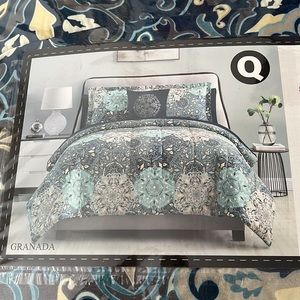 Queen bed set